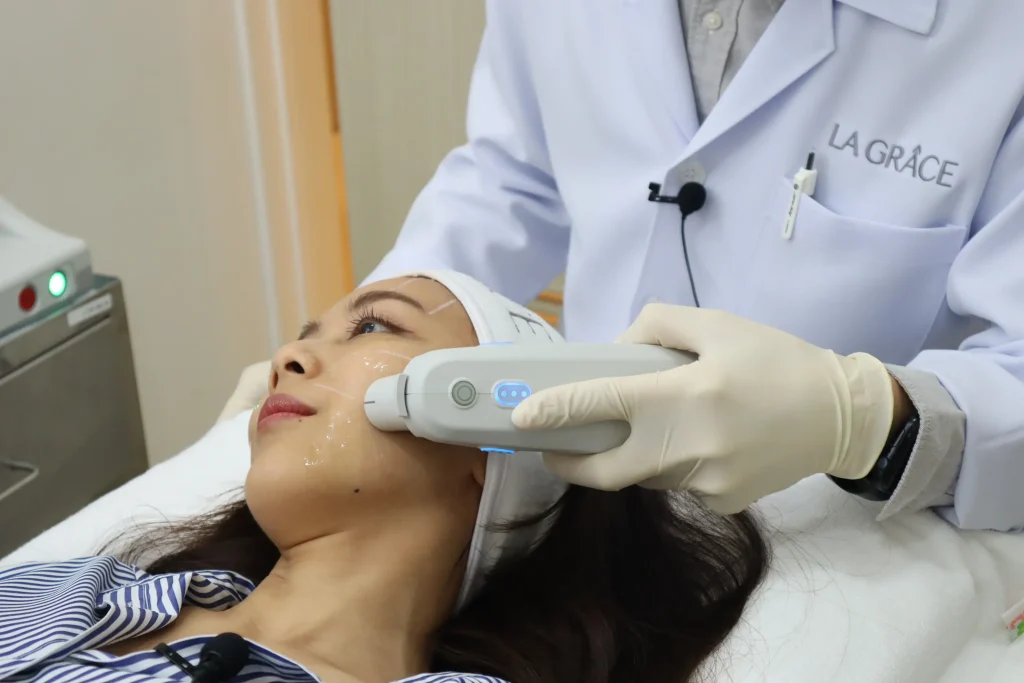 ألثيرا في بانكوك 