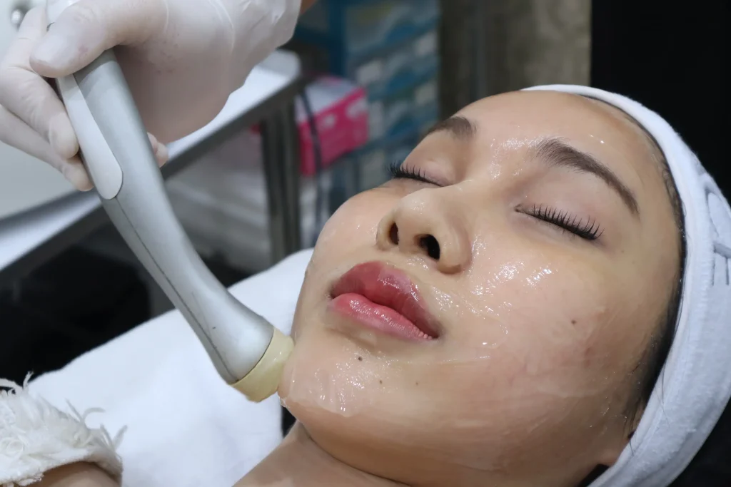 ทรีตเมนต์หน้าด้วยการผลักวิตามินเข้าผิว ที่ La Grace Clinic